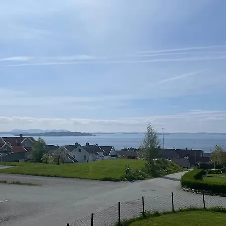 Nyaraló Landlig Enebolig Med Utsikt