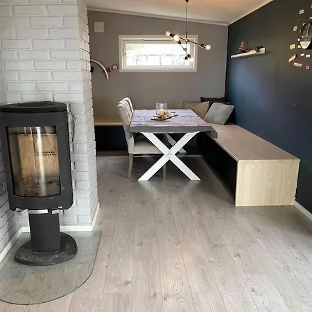 Feriehus Landlig Enebolig Med Utsikt *