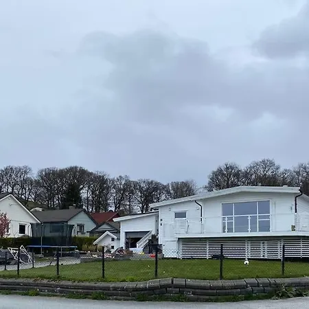 Feriehus Landlig Enebolig Med Utsikt *