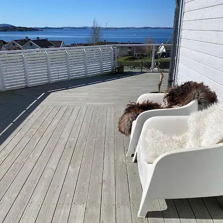 Landlig Enebolig Med Utsikt Nyaraló